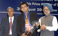 Mr. Akhil Agarwal receiving Regional Special Shield for export performance from the Hon’ble Union Minister, Mr. C. Chidambaram